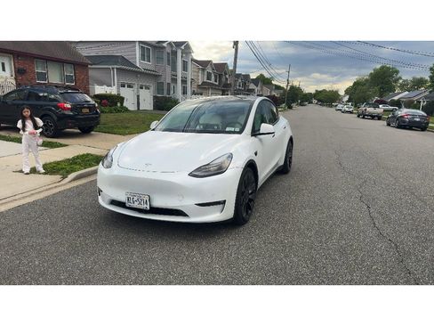 Used 2021 Tesla Model Y Performance AWD/4WD image 1