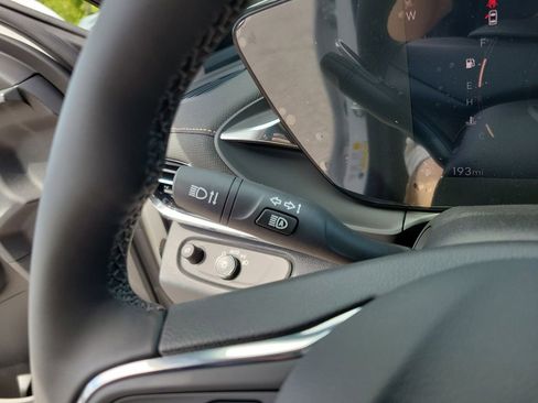 New 2025 Buick Envista Avenir FWD image 19