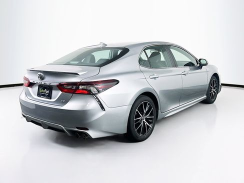 Used 2024 Toyota Camry SE FWD image 9