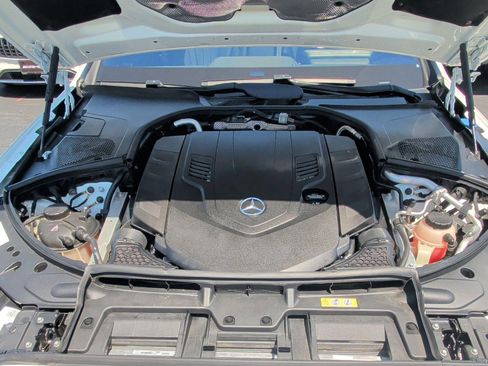 Used 2022 Mercedes-Benz S 580 4MATIC Sedan w/ AMG Line Package image 9