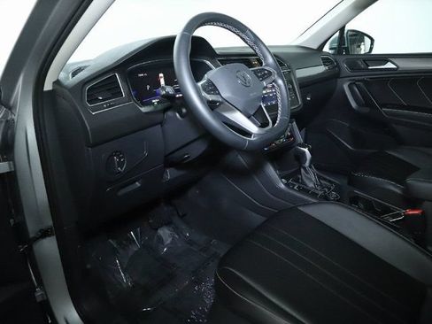 Certified 2022 Volkswagen Tiguan SE AWD/4WD image 18
