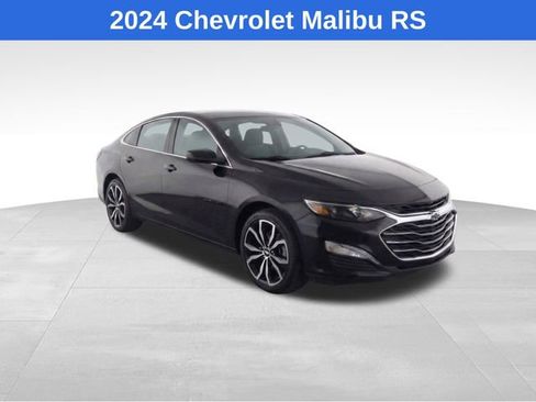 Used 2024 Chevrolet Malibu RS FWD image 2