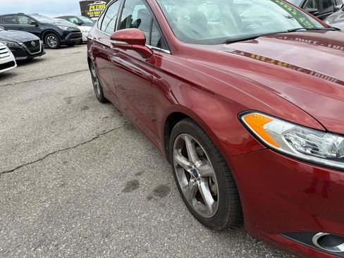 Used 2014 Ford Fusion SE w/ Equipment Group 201A image 3
