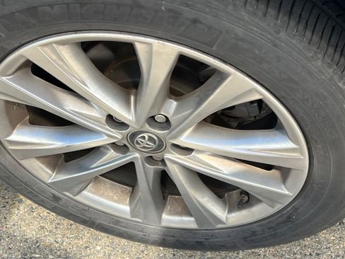 Used 2017 Toyota RAV4 Limited image 22