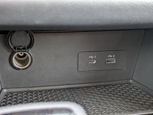 Certified 2025 Nissan Pathfinder SV image 27