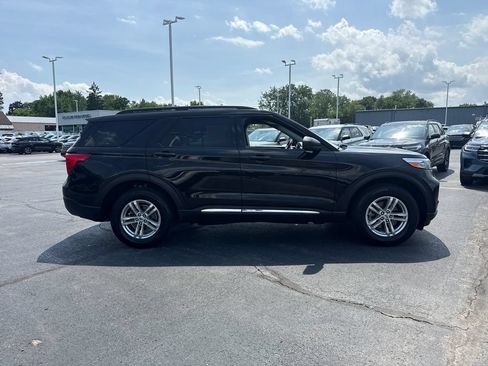Used 2022 Ford Explorer XLT w/ Equipment Group 202A AWD/4WD image 6