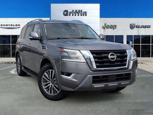 Used 2023 Nissan Armada SL w/ Captain's Chairs Package image 2