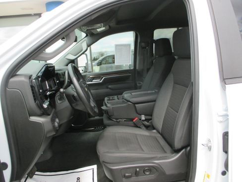 Used 2025 Chevrolet Silverado 2500 LT w/ Convenience Package AWD/4WD image 14