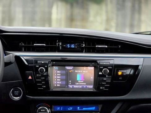 Used 2014 Toyota Corolla S image 17