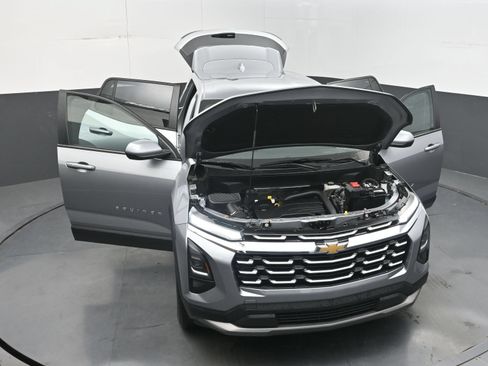 Used 2025 Chevrolet Equinox LT FWD image 45