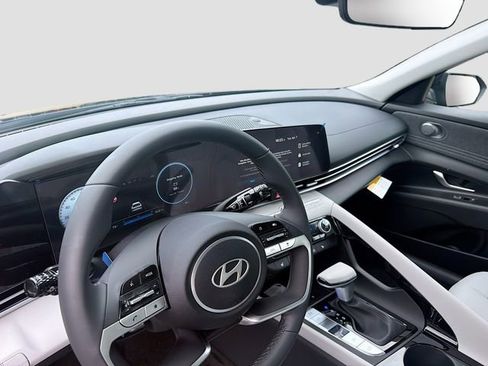 New 2026 Hyundai Elantra Limited FWD image 9