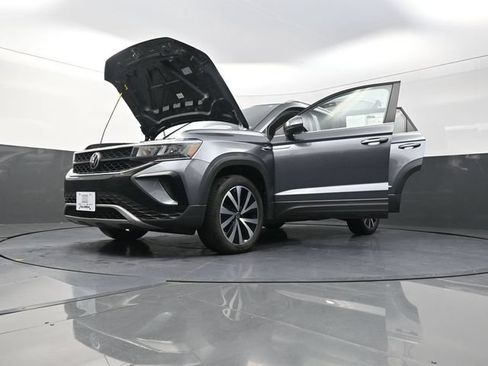 Used 2022 Volkswagen Taos SE AWD/4WD image 31