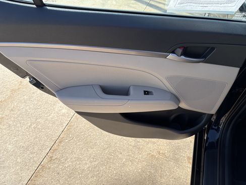 Used 2017 Hyundai Elantra Value Edition image 12