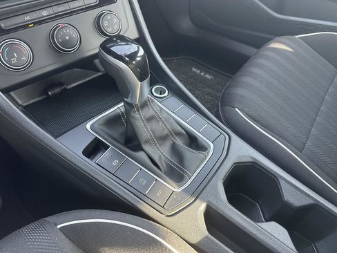 Used 2023 Volkswagen Jetta Sport image 14