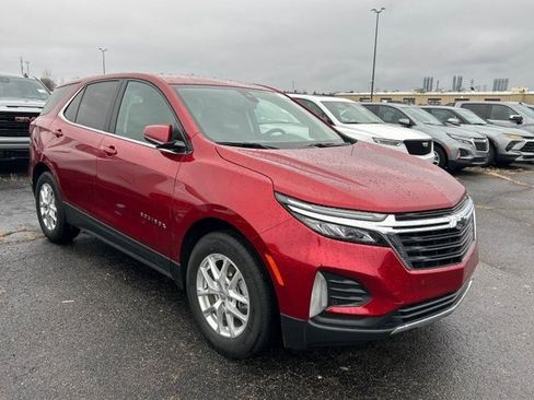 Used 2024 Chevrolet Equinox LT w/ LPO, Floor Liner Package image 4