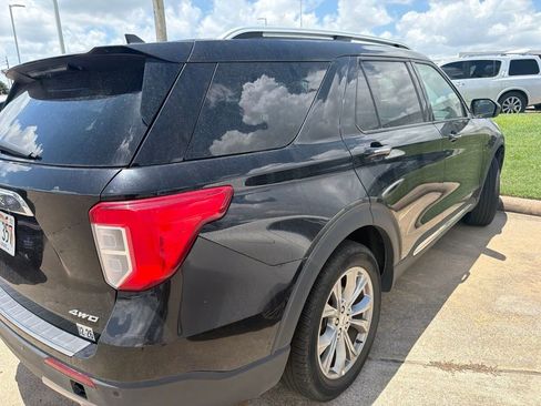 Used 2023 Ford Explorer Limited AWD/4WD image 5