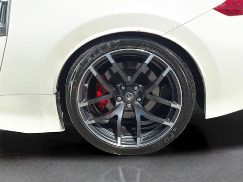 Used 2017 Nissan 370Z NISMO RWD image 39
