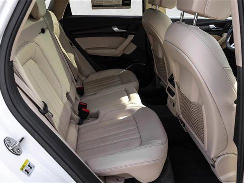 Used 2023 Audi Q5 2.0T Premium w/ Convenience Package AWD/4WD image 23