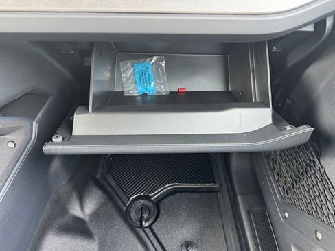 Used 2025 Ford Bronco Badlands image 23