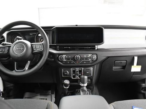 New 2025 Jeep Gladiator Sport image 9