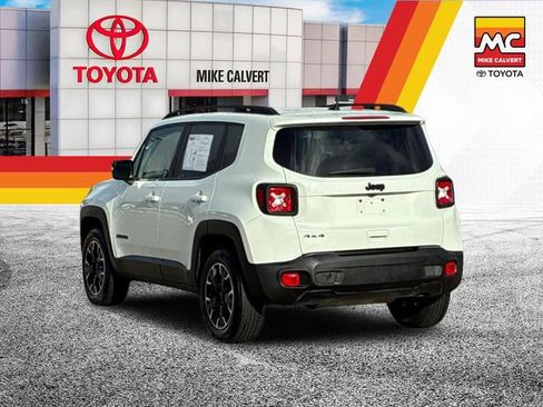 Used 2023 Jeep Renegade Latitude AWD/4WD image 3