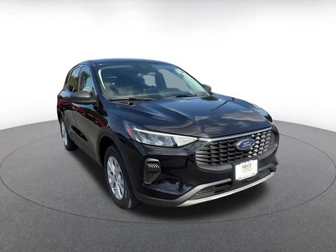 Used 2023 Ford Escape Active AWD/4WD image 3