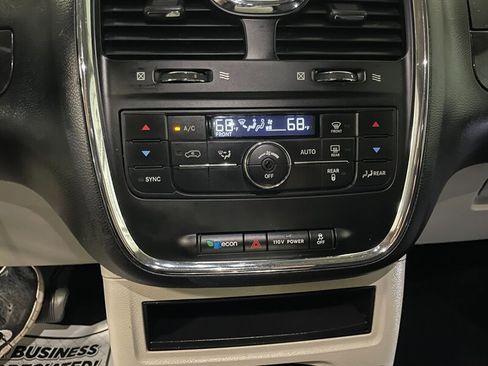 Used 2011 Chrysler Town & Country Touring FWD image 15