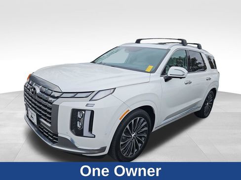Used 2023 Hyundai Palisade Calligraphy image 3