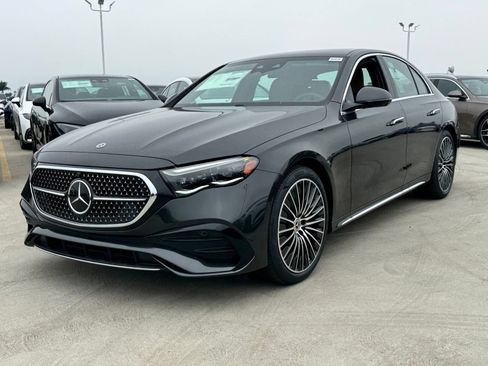 Used 2025 Mercedes-Benz E 350 Sedan image 6