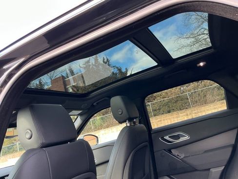 Used 2024 Land Rover Range Rover Velar Dynamic SE image 9