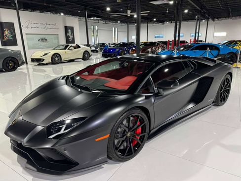 Used 2018 Lamborghini Aventador S image 19