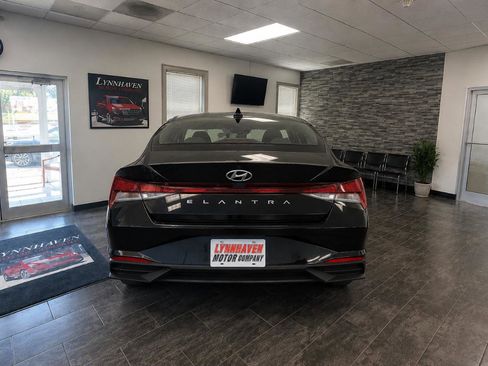 Used 2023 Hyundai Elantra SE FWD image 15