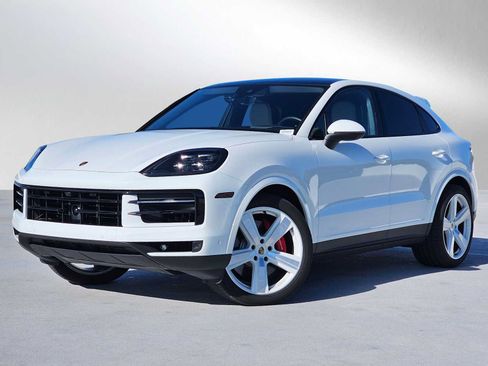 Used 2025 Porsche Cayenne S AWD/4WD image 1