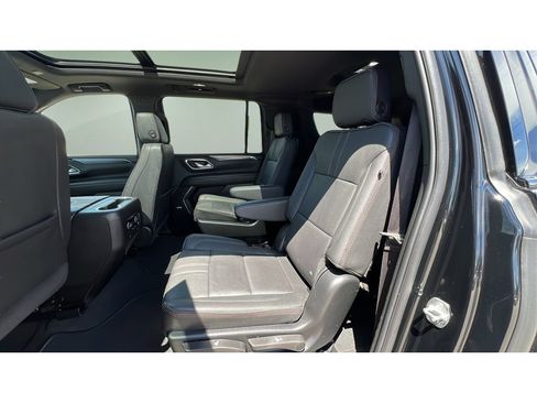 Certified 2024 Chevrolet Suburban RST w/ Luxury Package AWD/4WD image 28
