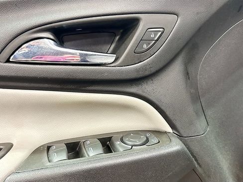 Used 2022 Chevrolet Equinox LS w/ LS Convenience Package FWD image 19