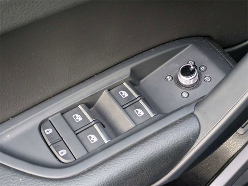 Used 2023 Audi Q5 2.0T Premium w/ Convenience Package image 25