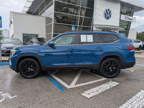 Certified 2026 Volkswagen Atlas SE w/ Panoramic Sunroof Package FWD image 3