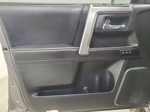 Used 2016 Toyota 4Runner SR5 Premium image 20