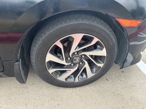 Used 2017 Honda Civic EX image 3