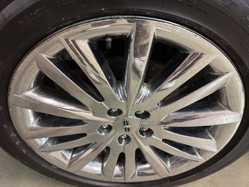 Used 2012 Lincoln MKX AWD image 33