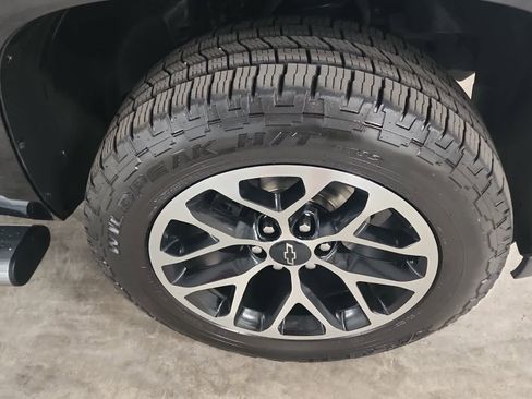 Used 2013 Chevrolet Avalanche LTZ RWD image 22