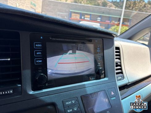 Used 2015 Toyota Sienna XLE w/ XLE Navigation Package FWD image 28