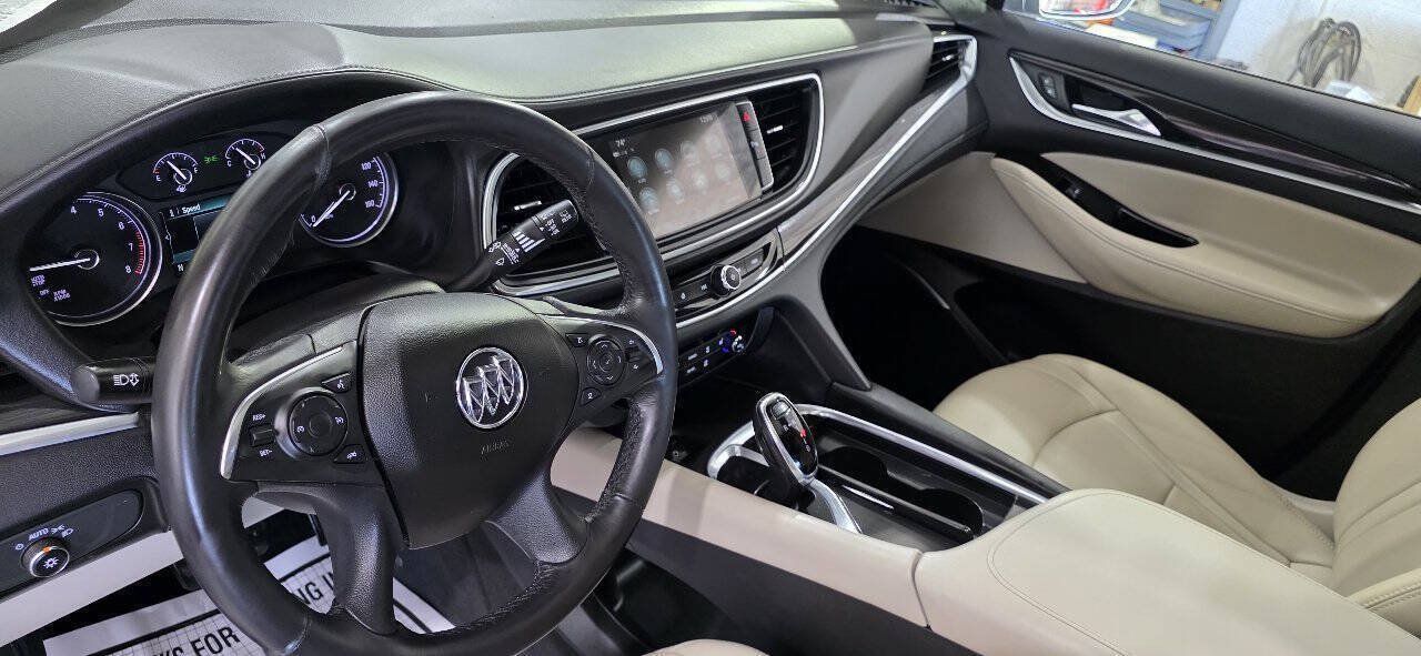 Used 2019 Buick Enclave Essence AWD/4WD image 9