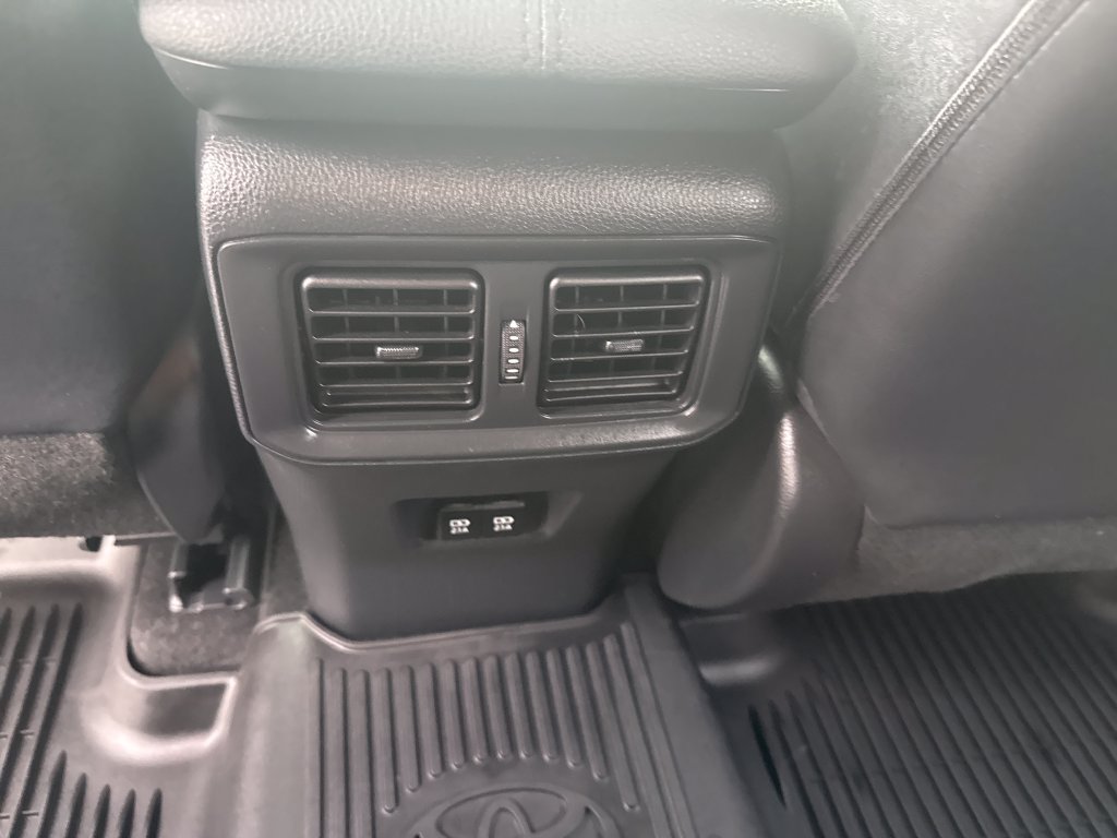 Used 2020 Toyota RAV4 Limited AWD/4WD image 24