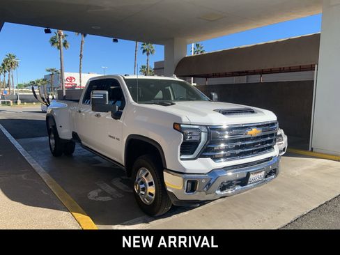 Certified 2024 Chevrolet Silverado 3500 LTZ w/ LTZ Plus Package image 3