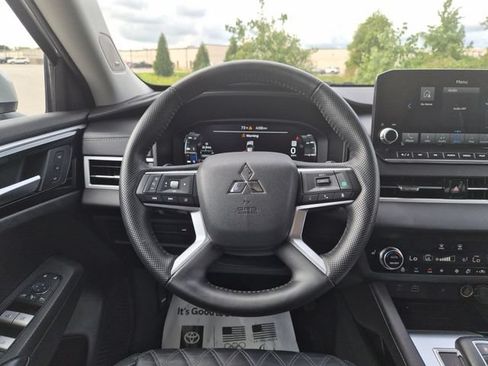 Used 2024 Mitsubishi Outlander SEL AWD/4WD image 19