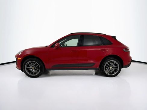 Certified 2025 Porsche Macan AWD/4WD image 2