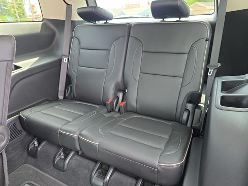 Used 2022 GMC Acadia Denali w/ Denali Ultimate Package FWD image 12