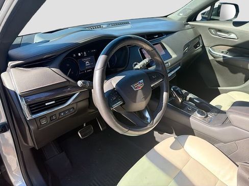 Used 2023 Cadillac XT4 Sport image 26