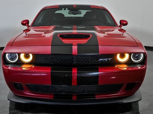 Used 2017 Dodge Challenger SRT Hellcat RWD image 4